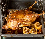 Roasted_goose_with_apricot_and_prune_stuffed_apples